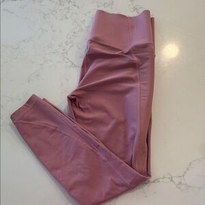 Old Navy Active Elevate Legging size Medium